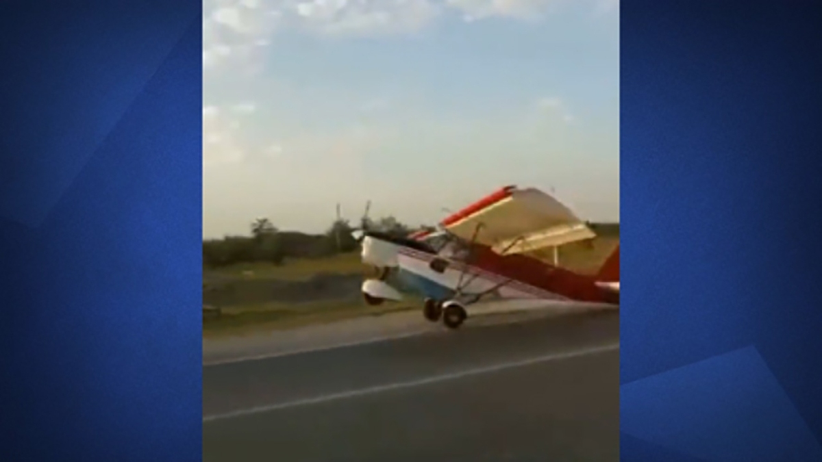 سقوط یک هواپیمای کوچک در روسیه + فیلم