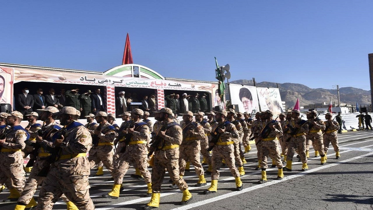 مراسم رژه نیرو‌های مسلح به مناسبت آغاز هفته دفاع مقدس / استان‌ها