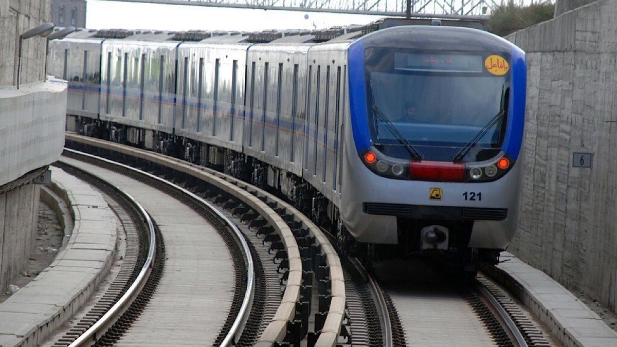 عبور نخستین قطار مسافربری از مسیر جدید تهران به تبریز + فیلم