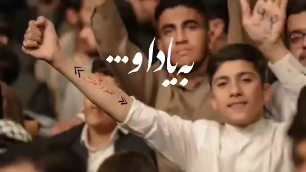 مداحی صادق آهنگران در دیدار مردم کرمان و خوزستان با رهبر انقلاب + فیلم