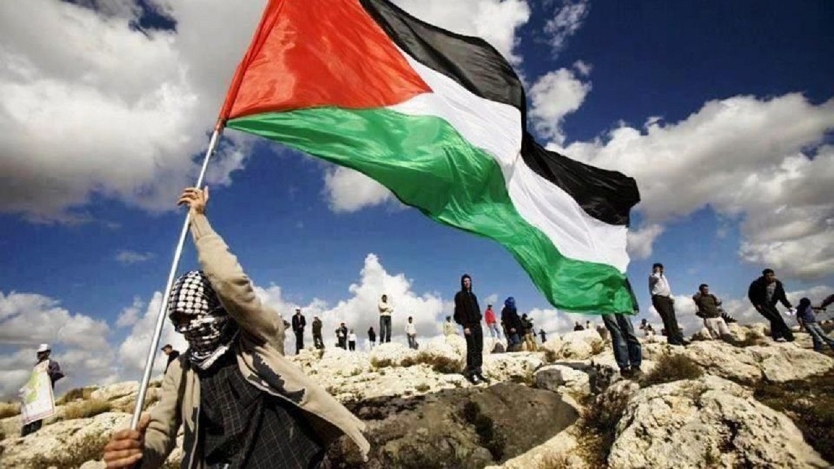 به اهتزاز درآمدن پرچم فلسطین توسط بازیکن الغرافه + فیلم