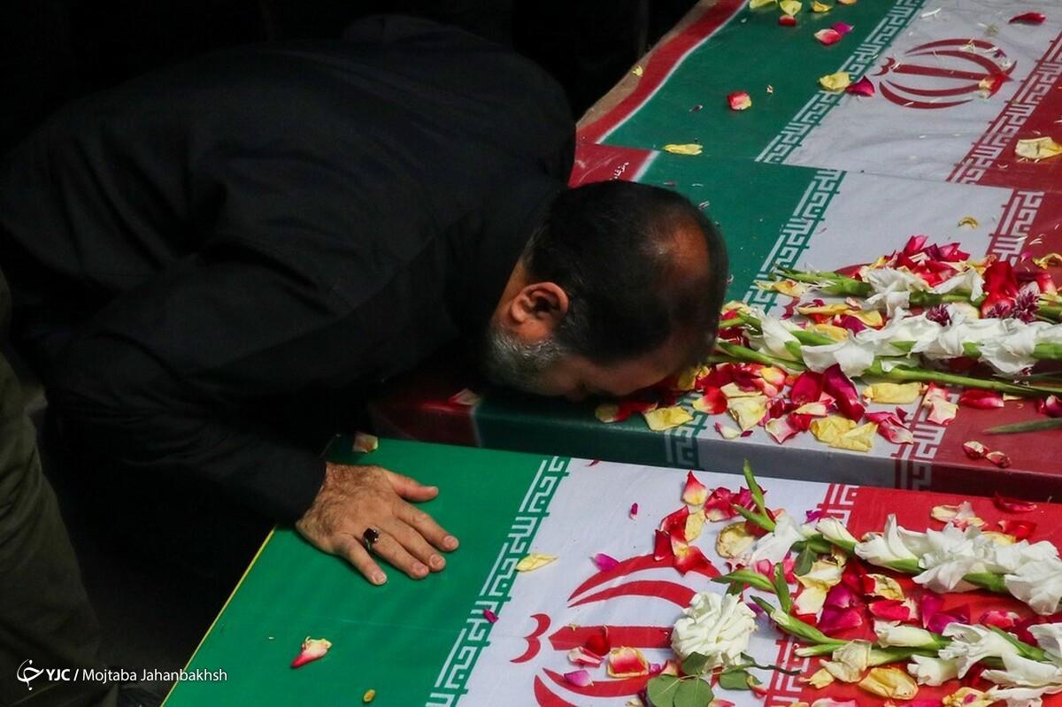 تشییع شهدای گمنام دفاع مقدس در سیمک کرمان