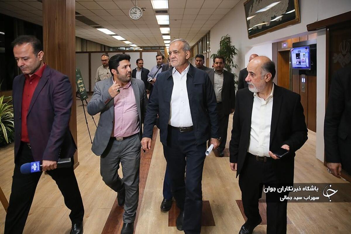 سفر انتخاباتی مسعود پزشکیان  به شیراز