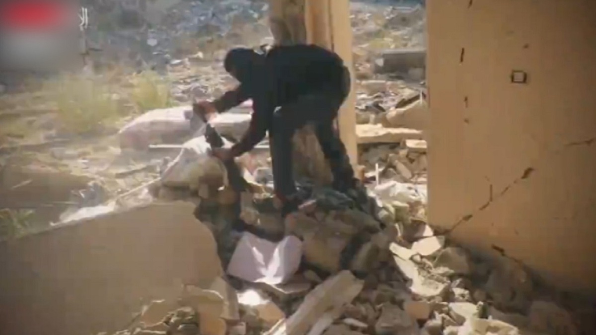 شکار سرنشین تانک اسرائیلی توسط تک تیرانداز فلسطینی + فیلم