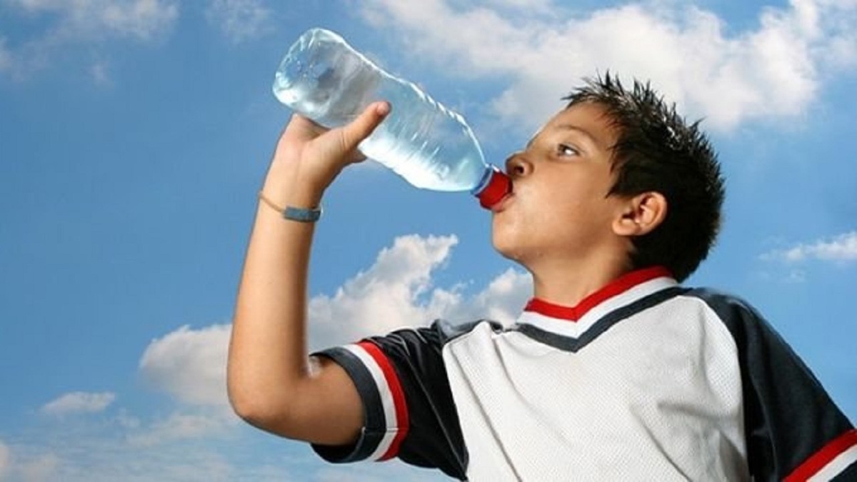نوشیدن آب سرد همراه با حفظ سلامتی فقط به یک شرط + فیلم